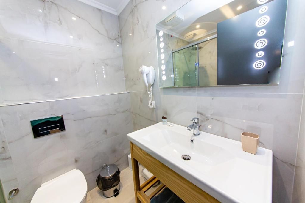 Private Bathroom - Ksamil