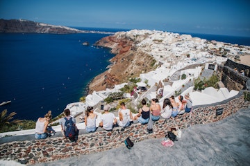 Oia_Village_Santorini_1_1d411b0438